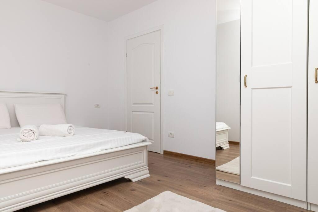 Enescu 3 City Center Flat Timisoara Esterno foto