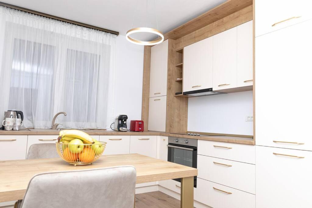 Enescu 3 City Center Flat Timisoara Esterno foto